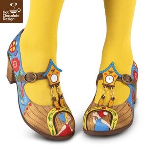 Chocolaticas Cuckoo mid heels, size 11/41, Mary janes folk hot chocolate design